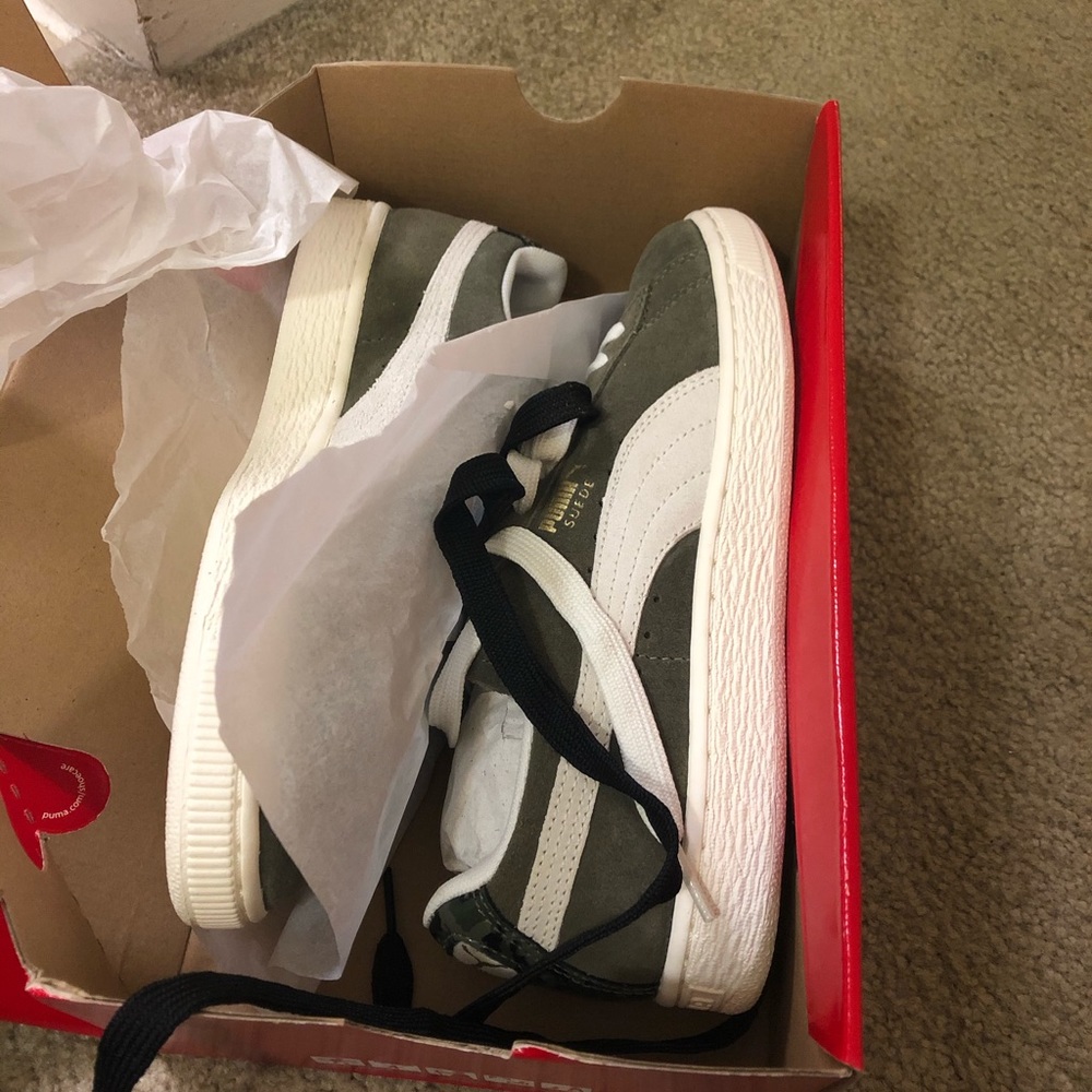 Puma Olive Green women’s sneakers